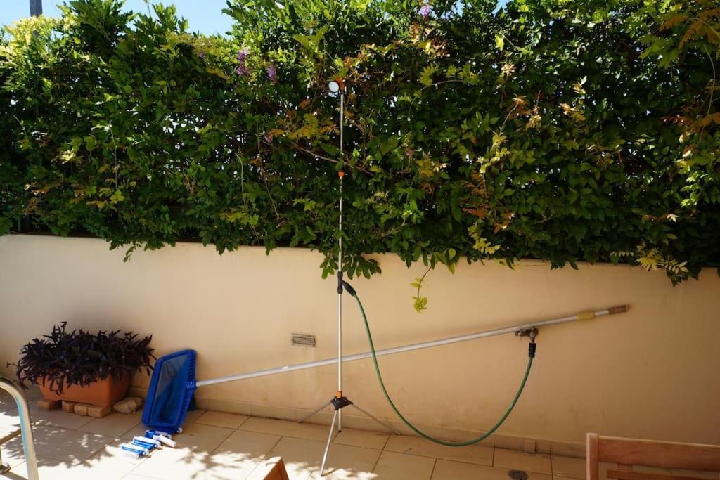 Apartment With A Garden, Bbq, Swimming Pool And Jacuzzi Dhrafi Luaran gambar