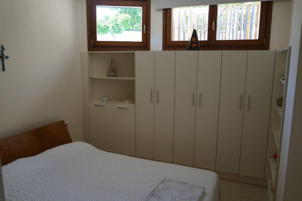 Apartment With A Garden, Bbq, Swimming Pool And Jacuzzi Dhrafi Luaran gambar